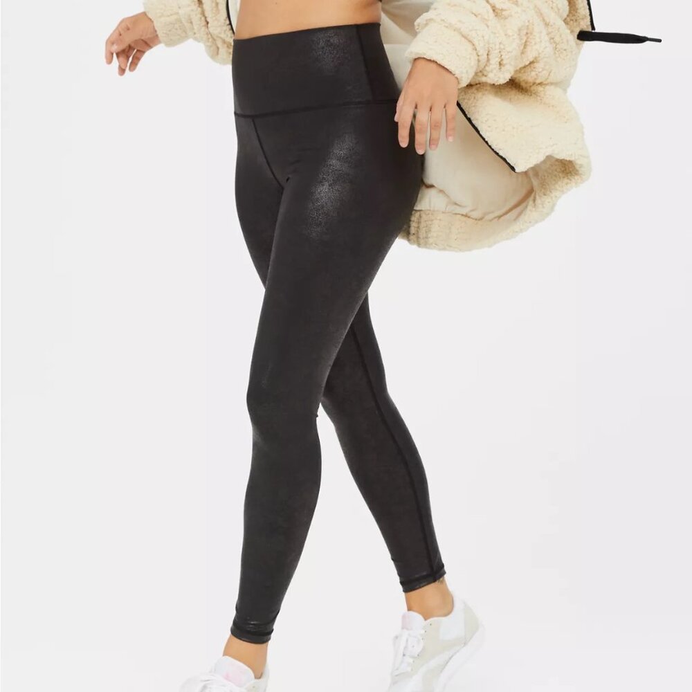 OFFLINE The Hugger High Waisted Crackle Legging M True Black Faux Leather